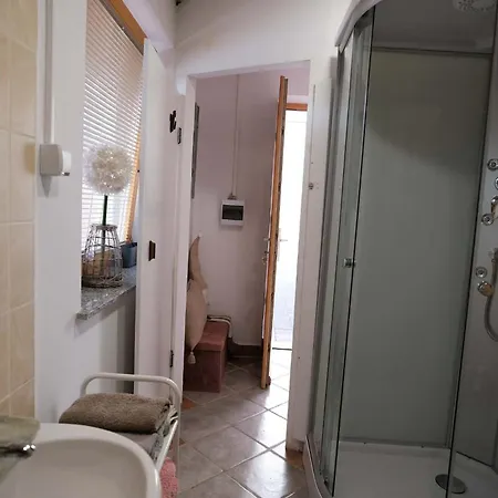 Kamp Nirvana Κάμπινγκ *